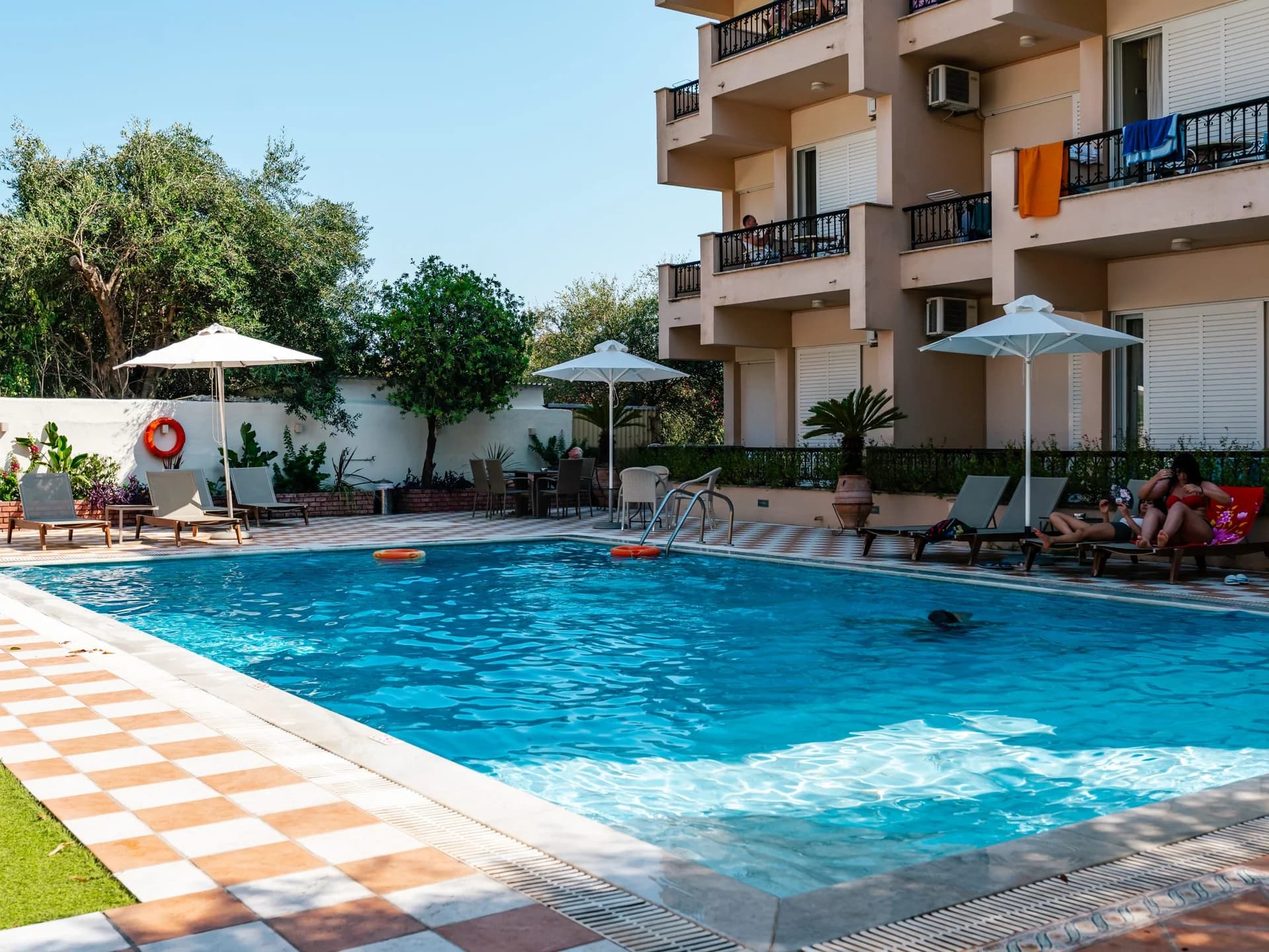 Вила Мина Лукс – Ипсос