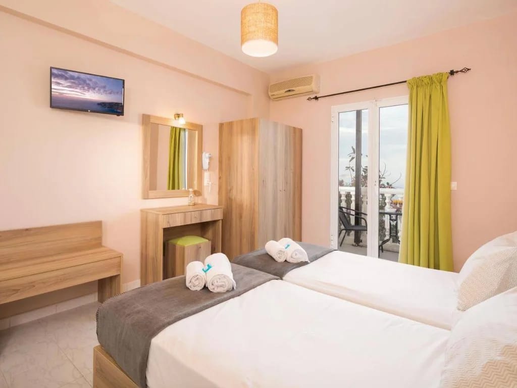 Mare Blu Studios & Suites - Image 10