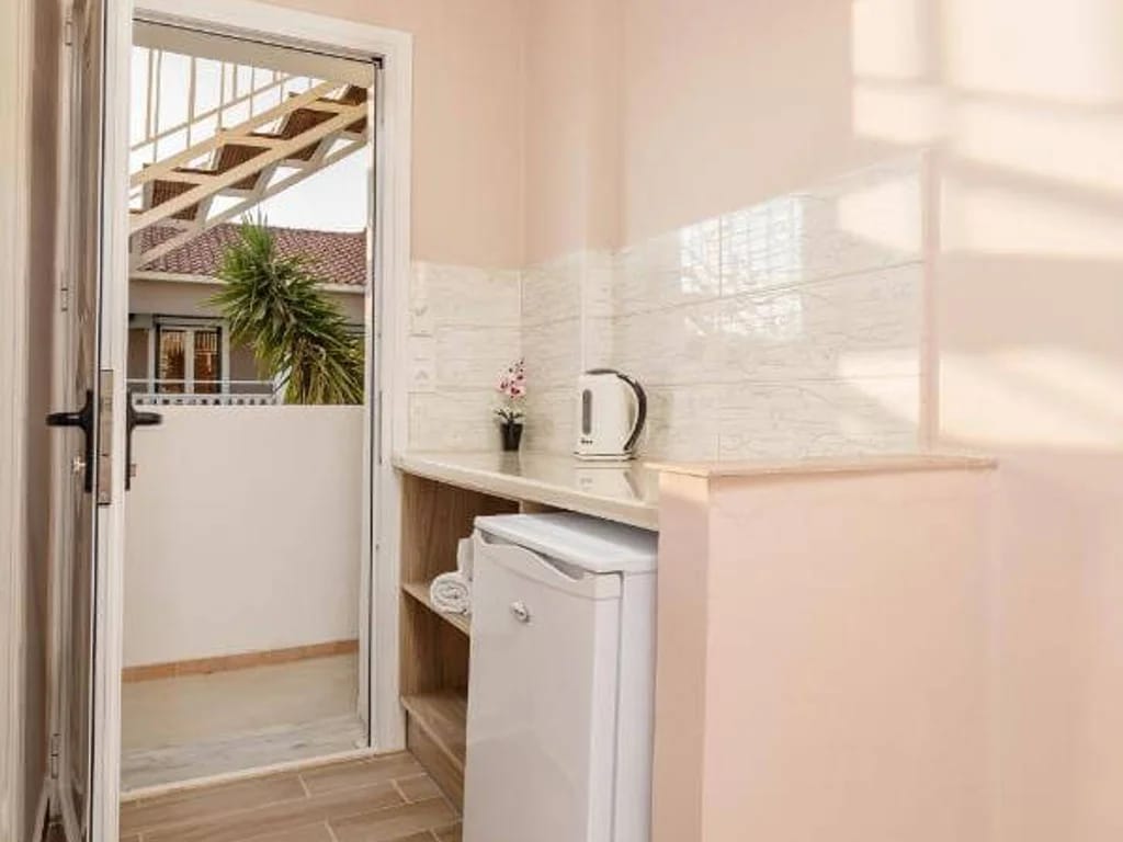 Mare Blu Studios & Suites - Image 11