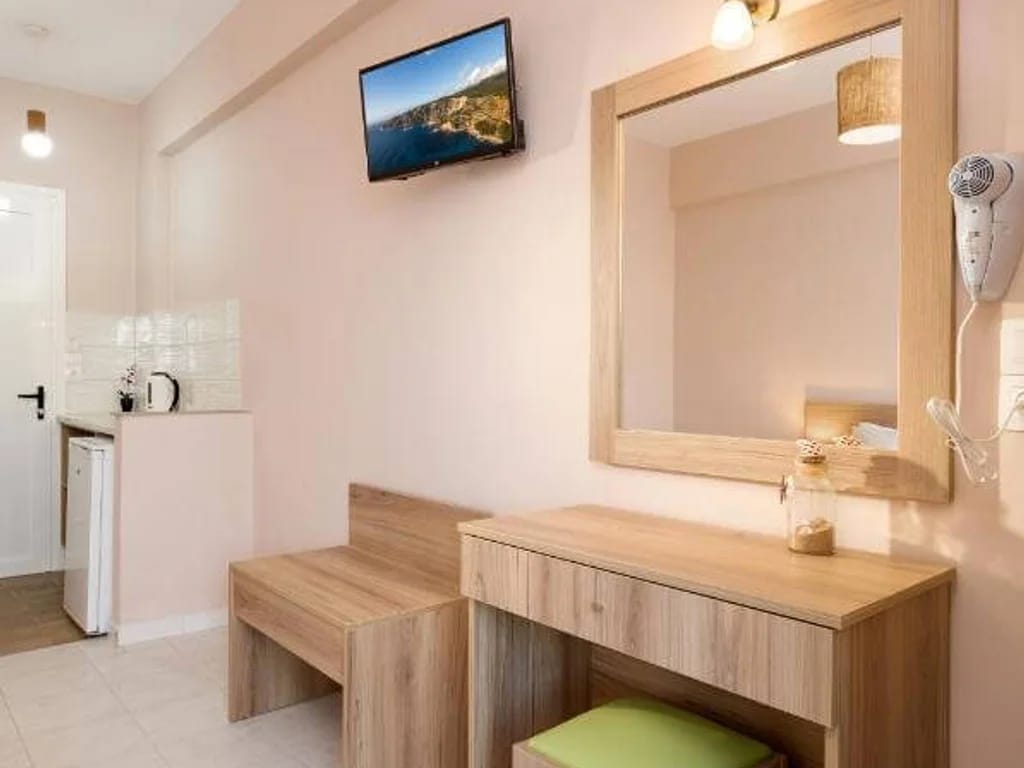 Mare Blu Studios & Suites - Image 12