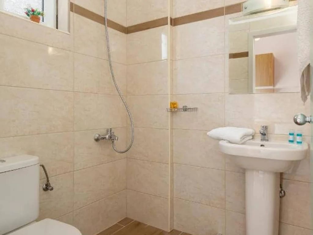 Mare Blu Studios & Suites - Image 3