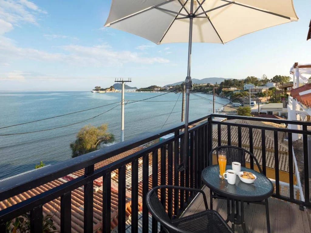 Mare Blu Studios & Suites - Image 4